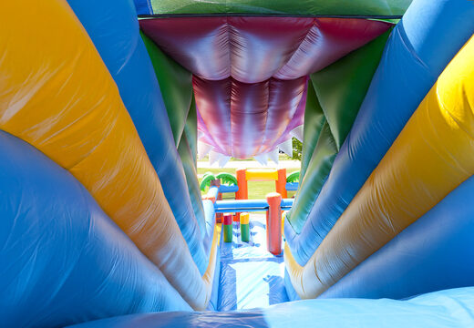 Slide inflável multifuncional no tema crocodilo com piscina, objeto 3D impressionante, cores frescas e obstáculos 3D para crianças. Compre escorregadores infláveis ​​agora online na JB Insuflaveis Portugal