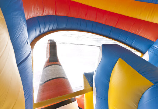 Escorrega inflável multifuncional com tema Clownfish com piscina, objeto 3D impressionante, cores frescas e obstáculos 3D para crianças. Compre escorregadores infláveis ​​agora online na JB Insuflaveis Portugal