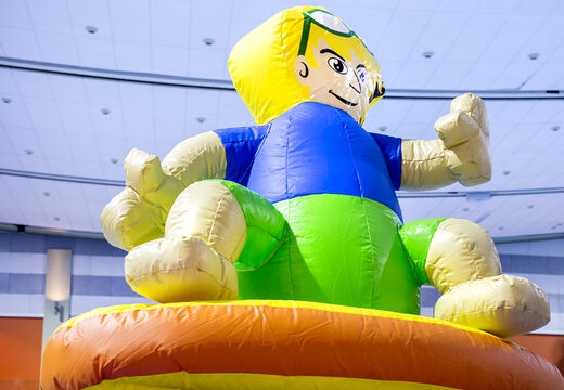 Encomende uma ilha inflável hermética em um tema de surfista com uma videira, torre de escalada, escorregador redondo e obstáculos para jovens e idosos. Compre jogos de sinuca infláveis ​​agora online na JB Insuflaveis Portugal