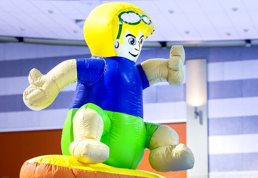 Slide inflável no tema surf para jovens e idosos. Compre jogos de sinuca infláveis ​​agora online na JB Insuflaveis Portugal