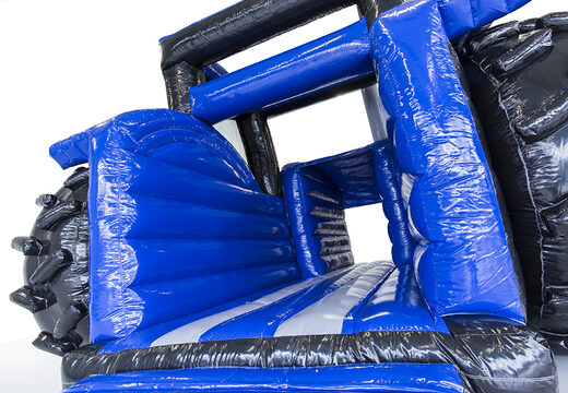 Os castelos infláveis ​​de trator new holland sob medida são perfeitos para eventos esportivos. Encomende castelos insufláveis ​​personalizados na JB Insuflaveis Portugal