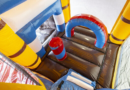 Compre o castelo insuflável multijogador do pirata com escorregador para as crianças. Encomende castelos insufláveis ​​online na JB Insufláveis ​​Portugal