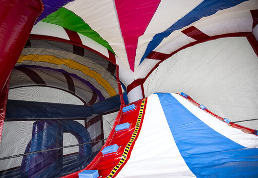 Compre castelo insuflável multijogador interno com tema slide in candyland para crianças. Encomende castelos insufláveis ​​online na JB Insufláveis ​​Portugal