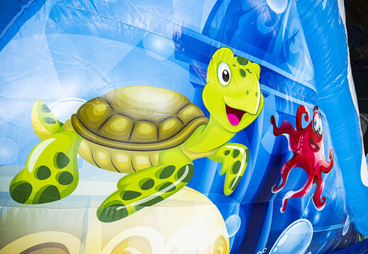 Ordene uma pista de obstáculo de surf modular de 13,5 metros de comprimento com objetos 3D apropriados para crianças. Compre pistas de obstáculos infláveis ​​online agora na JB Insuflaveis Portugal