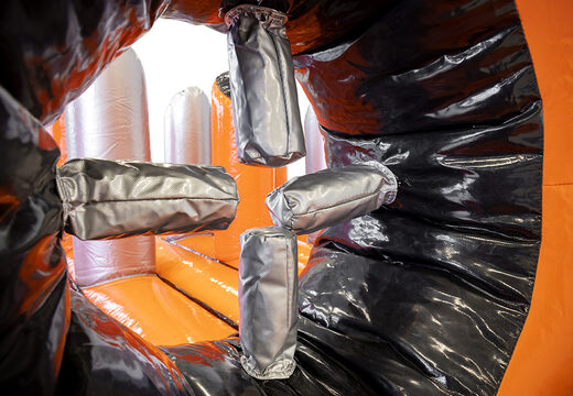 Compre a plataforma de obstáculos inflável de 40 peças Dodger Platform Giga Modular para crianças. Encomende cursos de obstáculos infláveis ​​online agora na JB Insuflaveis Portugal