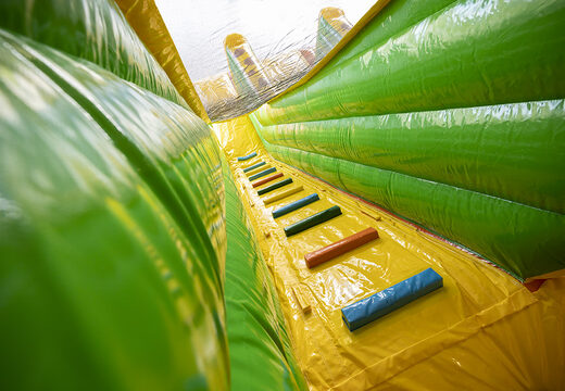 Compre el tobogán inflable perfecto con el tema de la jirafa con objetos 3D para niños. Ordene toboganes inflables ahora en línea en JB Insuflaveis Portugal