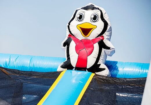 Castelo insuflável no tema Frozen com escorregadores e divertidos obstáculos com estampas infantis. Compre castelos insufláveis ​​online na JB Insufláveis Portugal