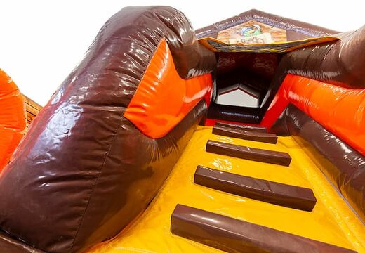 Compre um castelo insuflável pirata multifuncional Funcional com um slide, o objeto 3D na superfície de salto com um design divertido de pirata para crianças. Compre castelos insufláveis ​​online na JB Insufláveis ​​Portugal