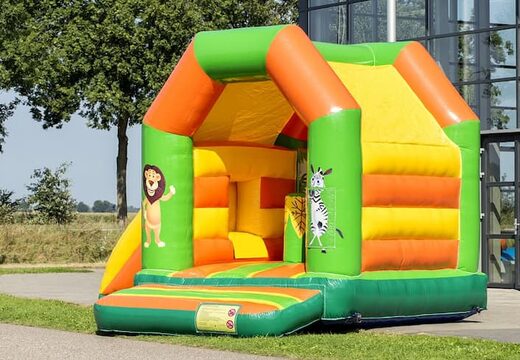Castelo insuflável multifun da Midi no tema da selva com telhado, para crianças à venda. Compre castelos insufláveis ​​online na JB Insufláveis ​​Portugal