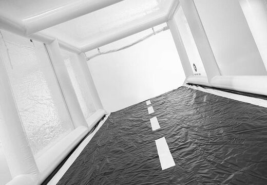 Encomende a cápsula de carro do Showcase para usar o veículo