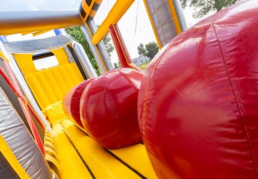 Vende-se curso de assalto com tema mega voltagem