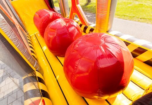 Curso de assalto com tema mega voltagem a venda na JB Infláveis