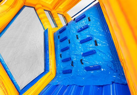 Parede de escalada do módulo de salto base no circuito de obstáculos