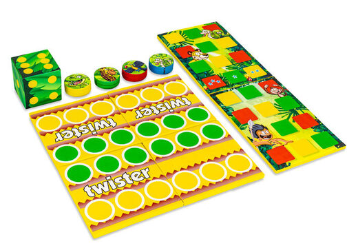 Conjunto de jogos colorido na frente do Softplay no tema Jungle Dino